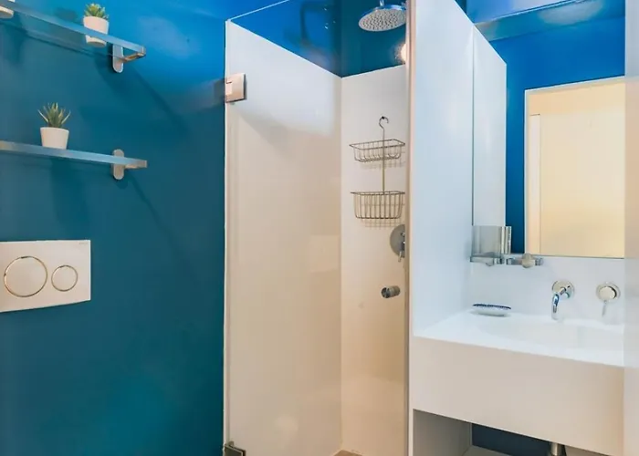 Graca Break With Balcony Διαμέρισμα