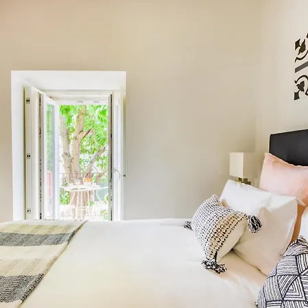 Graca Break With Balcony Lisbon